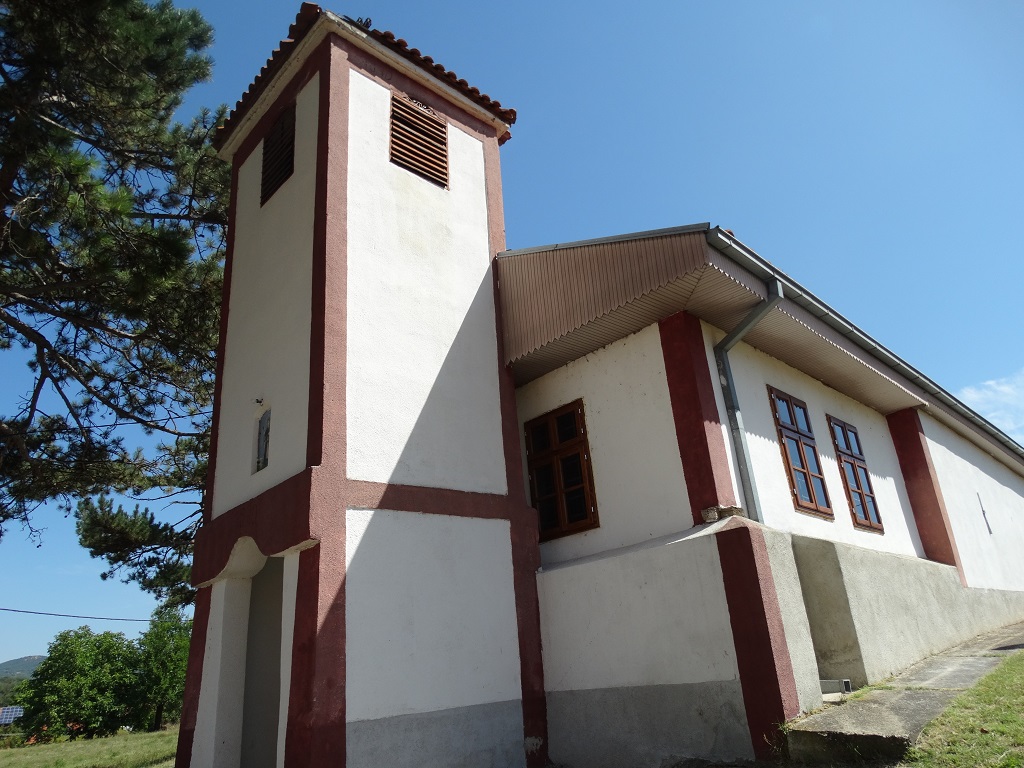 Обнова столарије на цркви у Малчи
